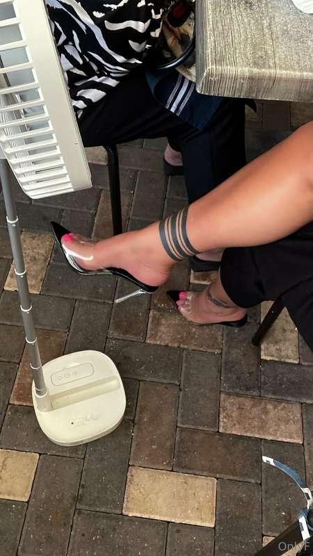 hottotrottots image #0