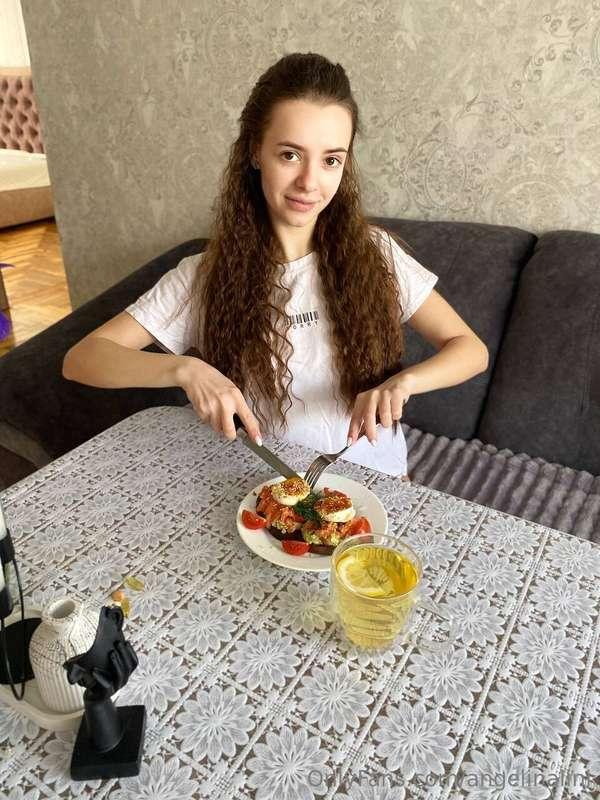 I like to cook food myself👩‍🍳😁 I always do this especially b..