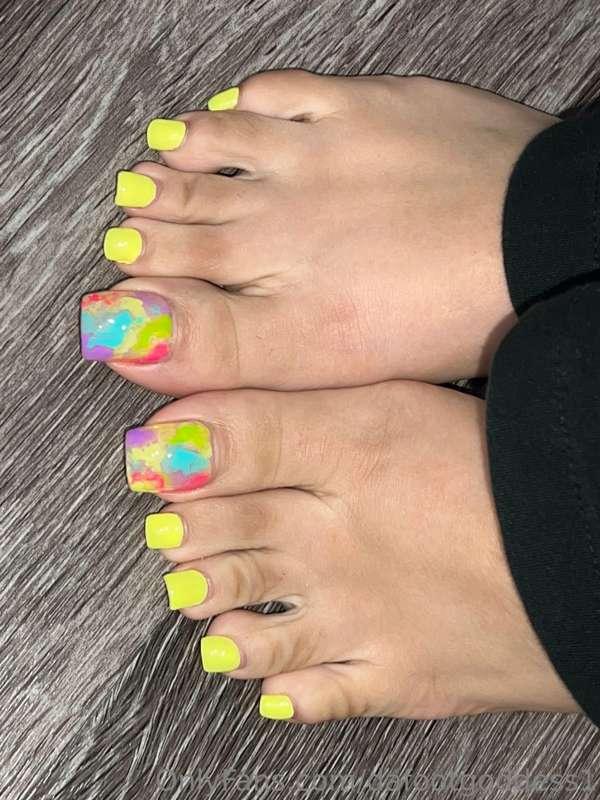 birthday pedi, send $28 tomorrow for my 28th 👸🏽😜