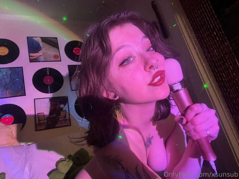 sending out a new video today! 👁️🫦👁️