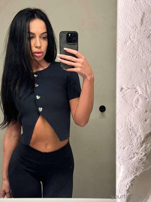 It's not the right shape for a blouse, don't you think so?😋