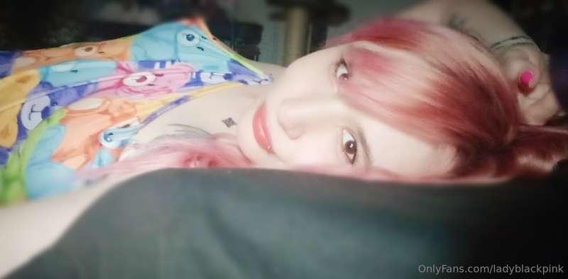 Would you like to wake up with "this" next to you? 🩷☺️🩷