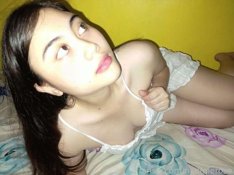 Good morning Daddy 😘📩

How’s the view?🫣 Do you want me to take it off? 🥵🥵

#fyp #young #petite #asian #tiny #tight #sweet #cute #smalltits #teen #barelylegal #schoolgirl #smallboobs #18 #small