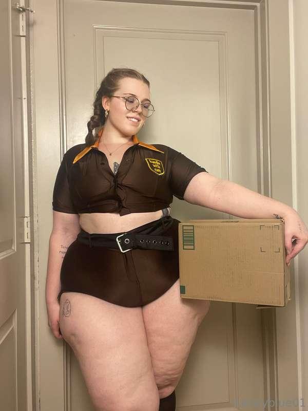 You have a big package? No worries! I can handle it😉