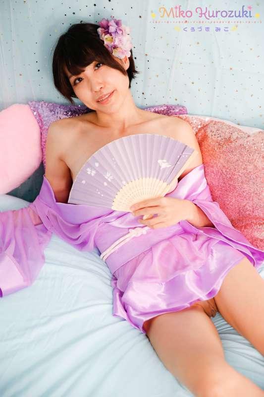 あれ？もしかしておまんこ見えちゃってる？💕  Oops it looks like my pussy is peekin..