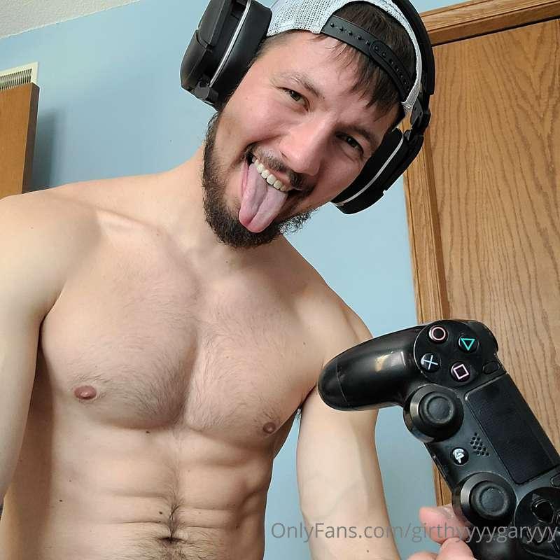 Anybody else here a gamer?! comment below, console or PC wha..