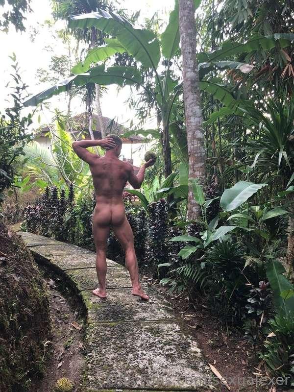 So handsome 😘😘😘