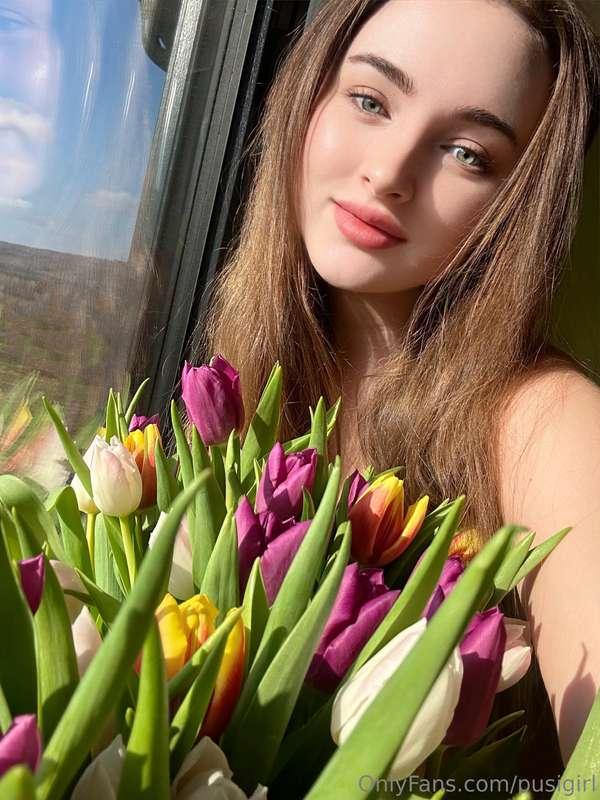 Girls, congratulations to you on March 8 🌸 And happy spring ..