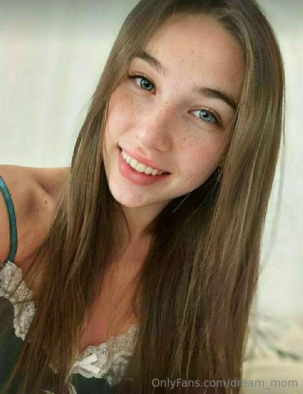 @aminashy she wants to cum with you ! you'll enjoy her juicy..
