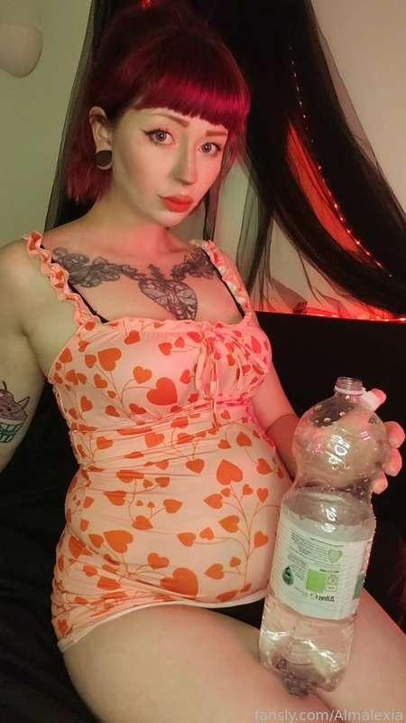 New content 👀

Oops 🤭 A wonderful puppy convinced me to try and bloat and...

Well. You'll have to keep up 😉💕

#foryoupage #fyp #fatfetish #tattooed #curvy #kink #thick #kinky #chubby #mommy #stuffing #belly #bloated #goth #heavytits