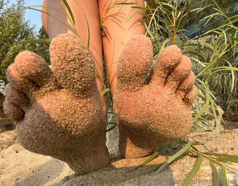 Sandy toes ❤️