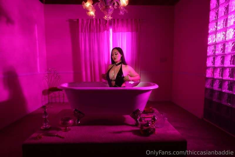 Bath time? Nah, I’m here for something way hotter 🔥
