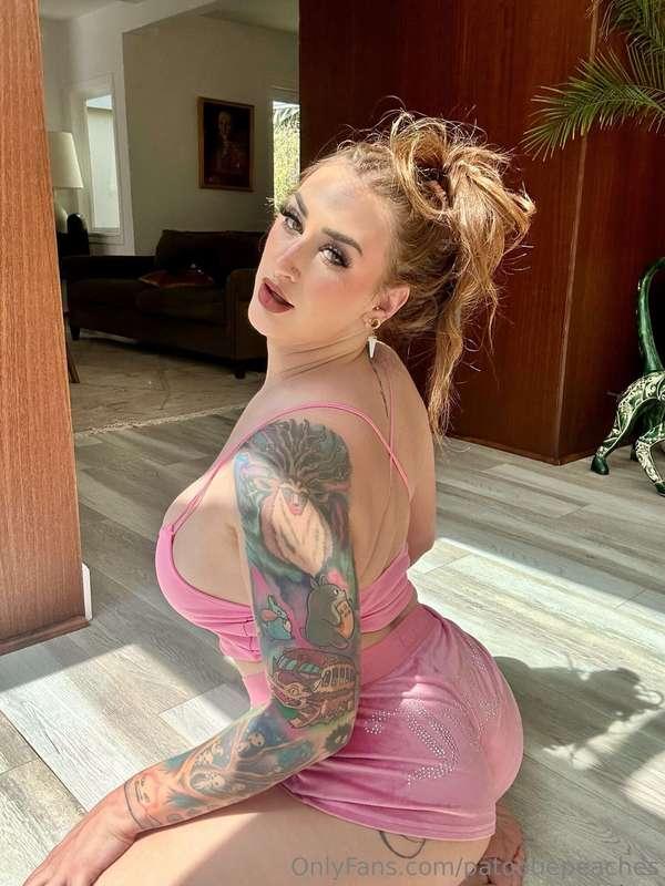 Let your hands slide over me 😈💦