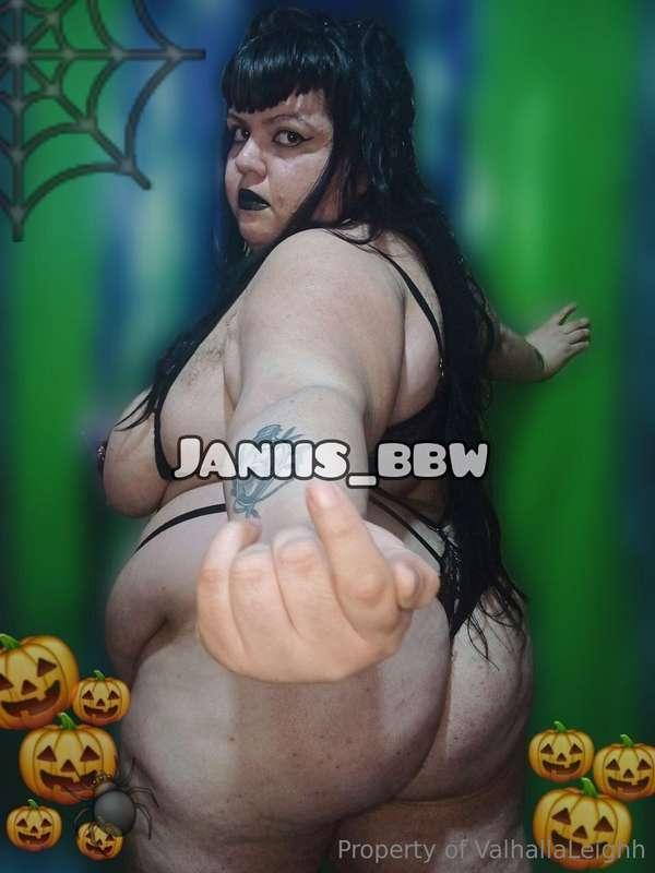 ✨️ Are you ready to surrender at the feet of your queen?foll..