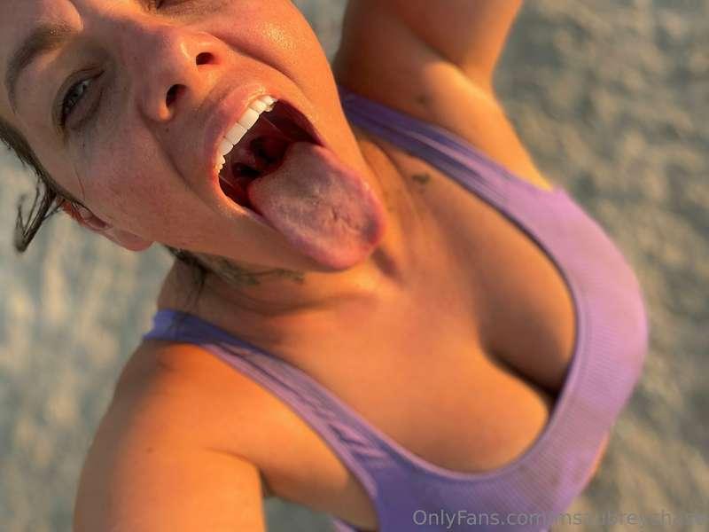 golden hour glow! 🌅👅