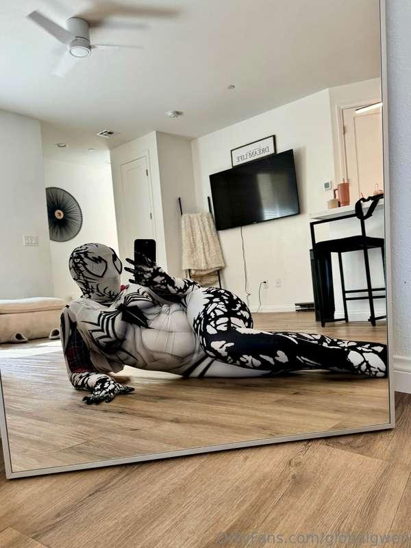 Spidey Gwen can put you in a mood 😈 slide into my DM if you ..