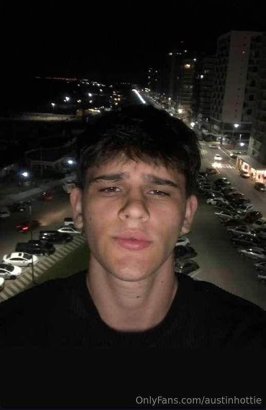 @sexyleonxxx @sexyleonxxx🔥 19-year-old Argentinian here to m..