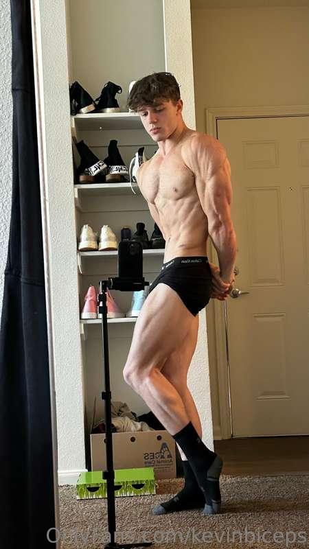kevinbiceps image #1