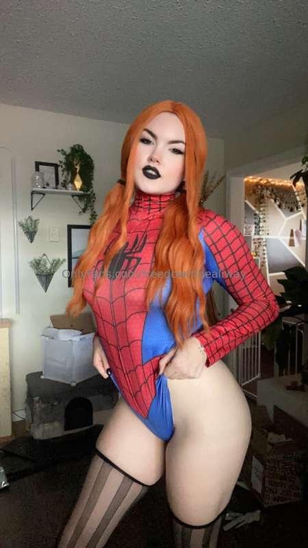 Wanna cover me in webs?🕸️