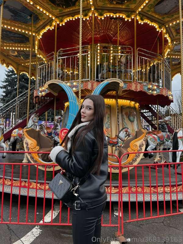 How do you feel about rides and slides?😁🤗