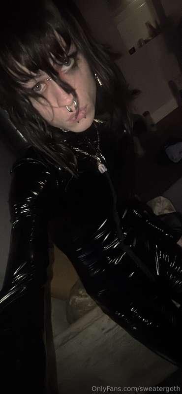 sweatergoth image #3