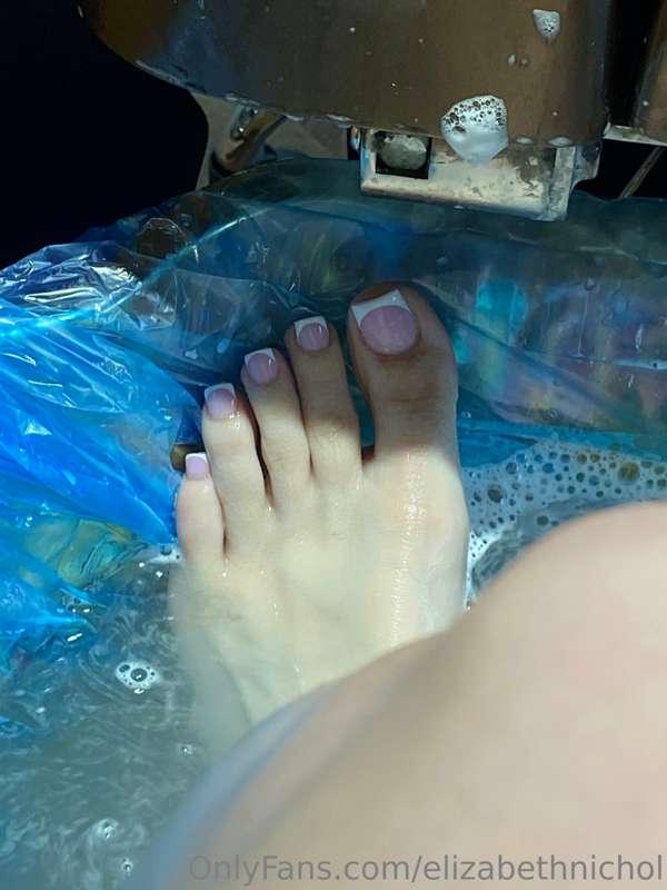 💦🫣foot job?