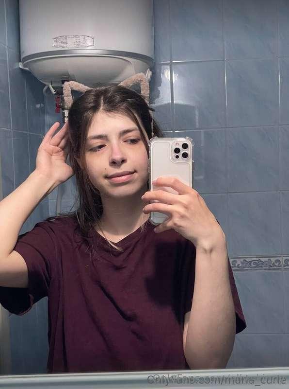 Your home girl 🎀 @maria_curie 🎀 she is waiting for you for a..