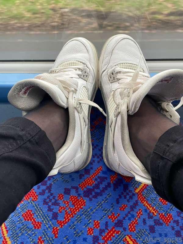 Day #2
Wearing my favourite Jordans Oreo & nylons (for a luc..
