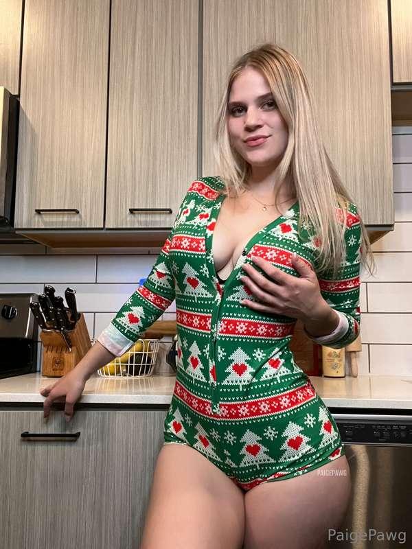 Stroke your morning wood to me 💚