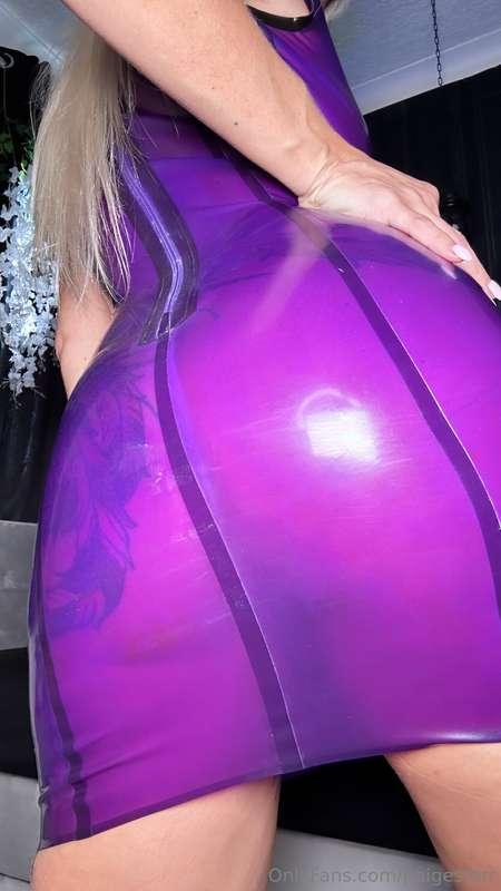 Is the back too sheer? 💜