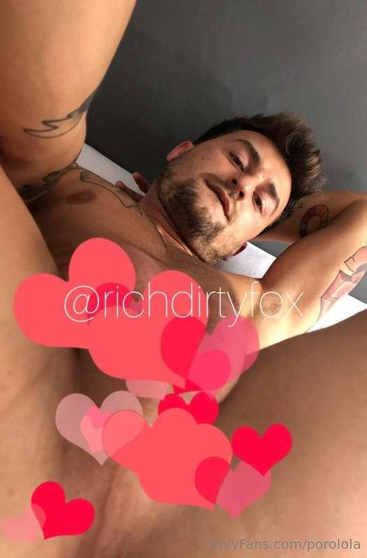 FREE HOT CONTENT
.
Don't follow his account if you don't wan..