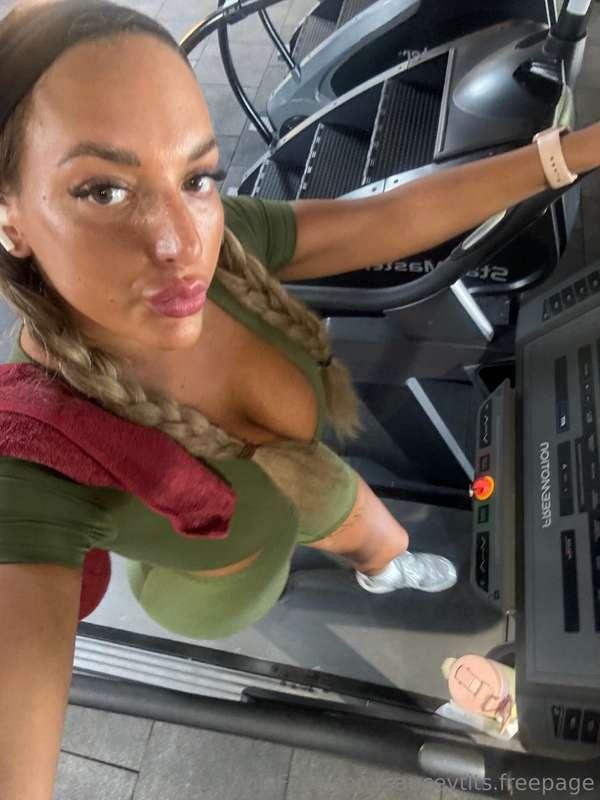 Gym buddies?