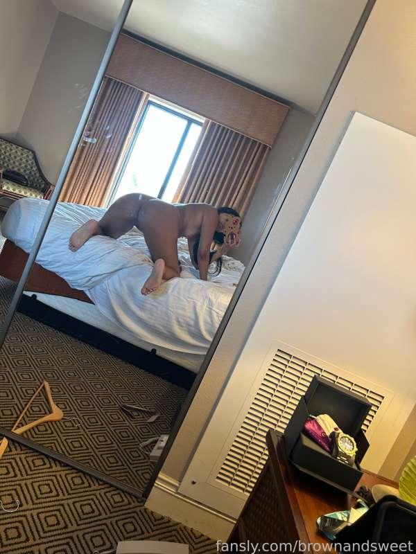Give me backshots? 🍑💦