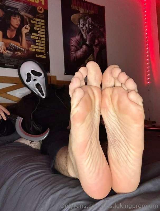 Trick or treat? ;) Come over here and lick my feet, maybe th..