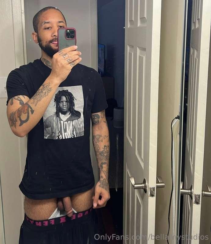 come suck it 🙂‍↕️  my premium page 👉🏽 @ronbellamy
