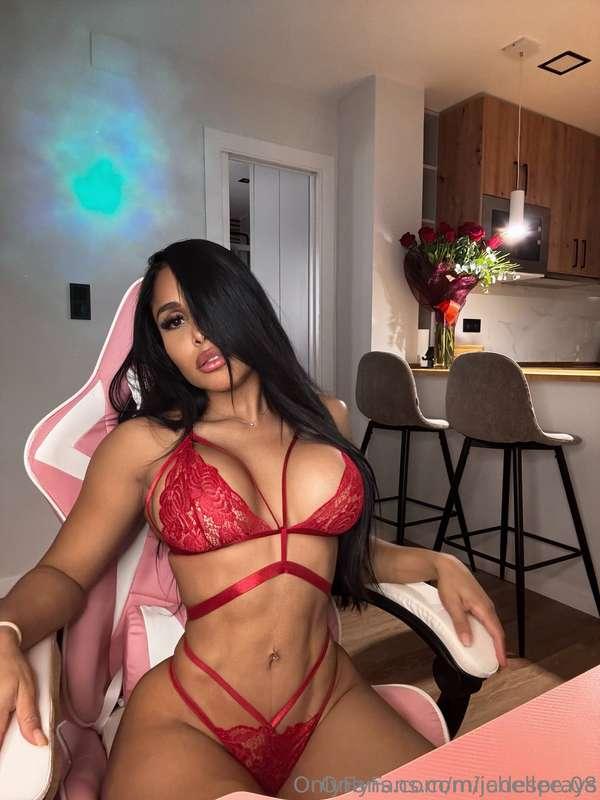 The Spanish Goddess @miichellee.08 is waiting you🤭🔞 she give..