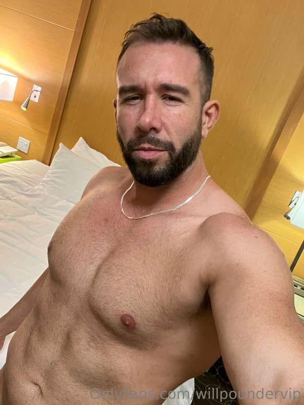 Did some thannngs in my hotel 😈 wanna see?