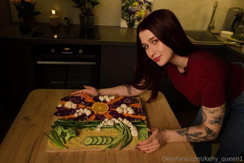 kelly_queen1 image #0