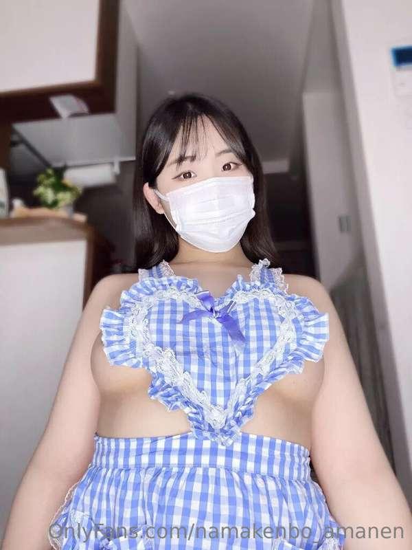 ✌️👅✌️