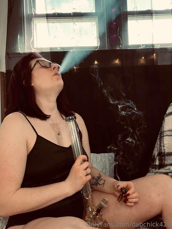 Little 💨 sesh 🍃 today. 

What did you all do today? 

#stone..