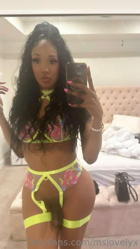 👅🌸
