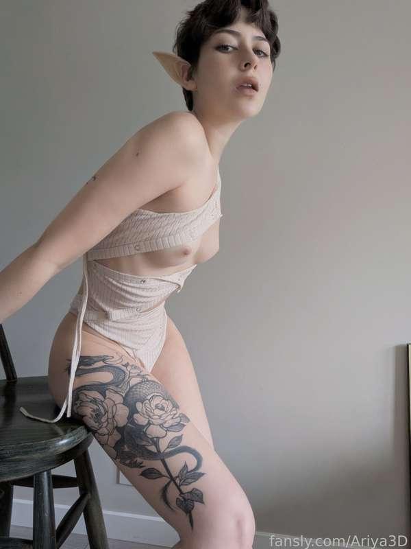 I want you to peek at every part of me...
#cosplay #elf #nudity