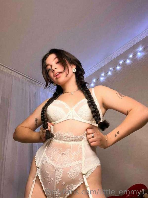 I'm sure you really like my nice tits and cute face.😍