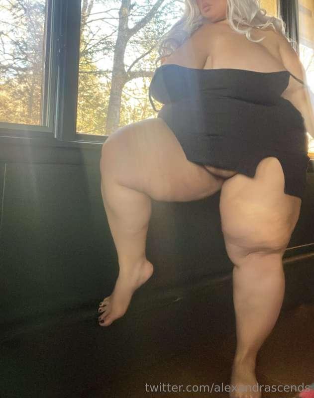 I know you love a full body with my cute little toes as much..