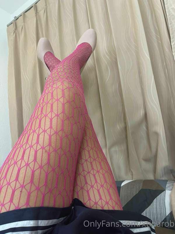 What do you think to my pink stockings?   💘

I love how thes..
