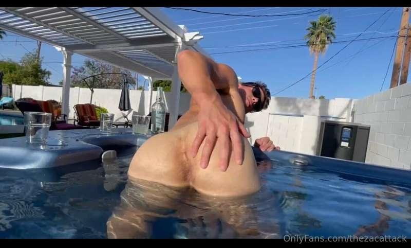 “HOTTUB” should i release this again? 😳