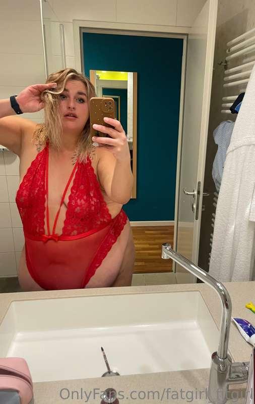 this is what i wear under my “good girl” outfit this night ❤..