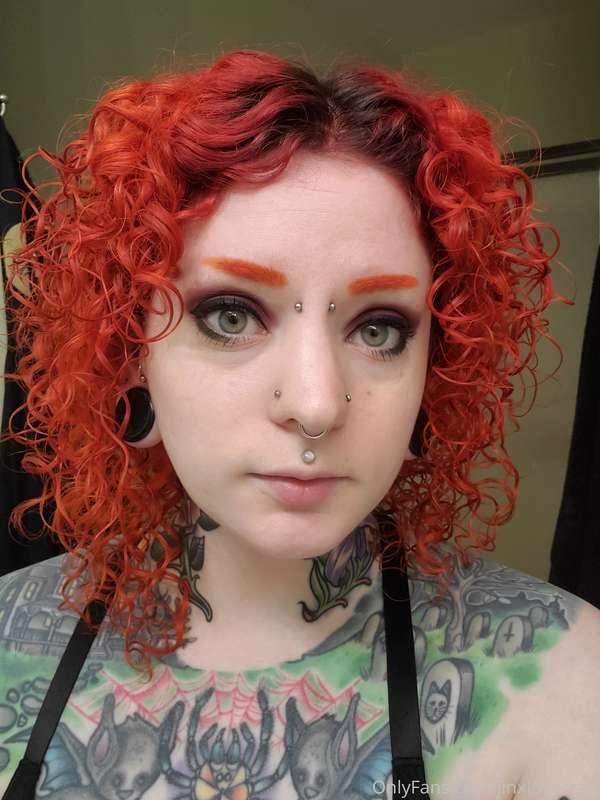 New hair color! Got tired of the pink and decided to switch ..