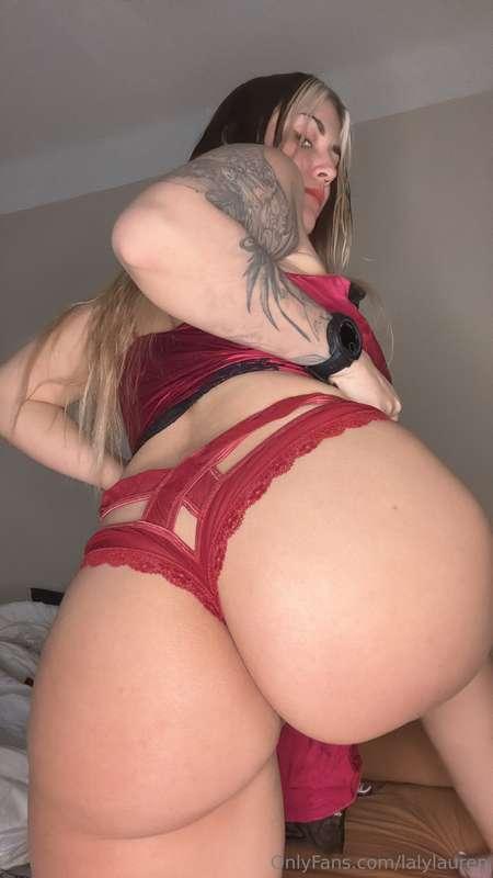 Mon cul est en manque d’attention …👅