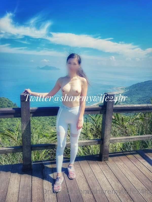 即便隨時都有登山客路過，還是得要勇敢的露一下‼️😏😏😏